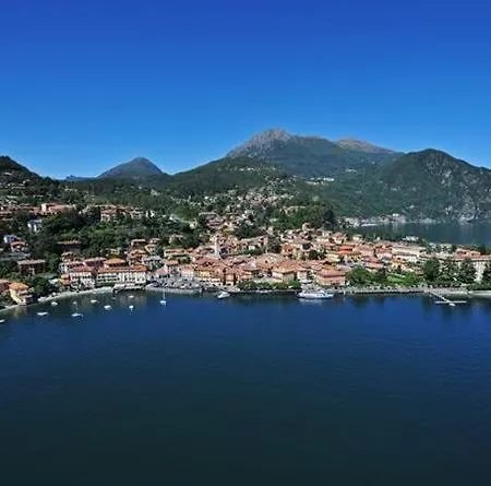 Sleeps 8 Holiday home Menaggio