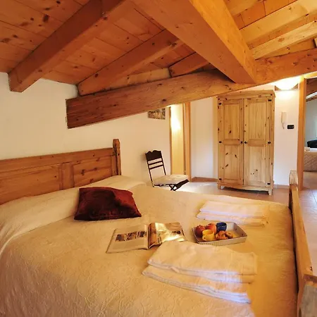 Holiday home Sleeps 8 Menaggio