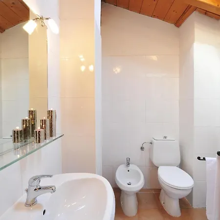 Semesterbostad Sleeps 8 *