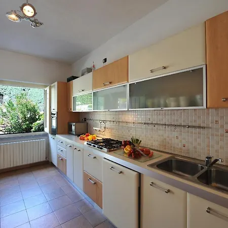 Holiday home Sleeps 8